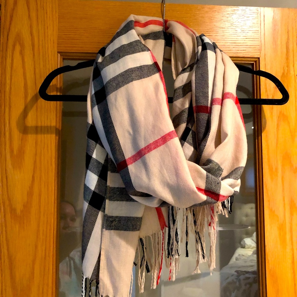 ✨Classic Burberry Scarf